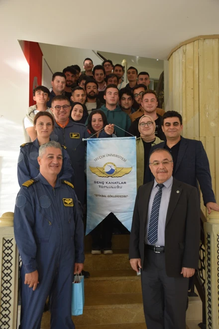 Sahil Güvenlik Antalya Grup Komutanlığı personeli, Selçuk Üniversitesi öğrencileriyle söyleşi gerçekleştirdi